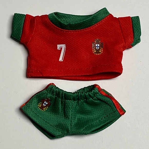 Portugal #7 Soccer Jersey Outfit For Labubu Futbol The Monsters Green Red Shorts - Picture 3 of 7